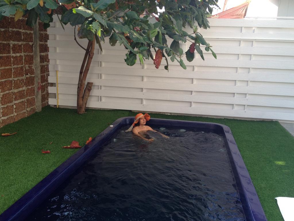 בנגקוק Barefeet Naturist Resort (Adults Only) מראה חיצוני תמונה